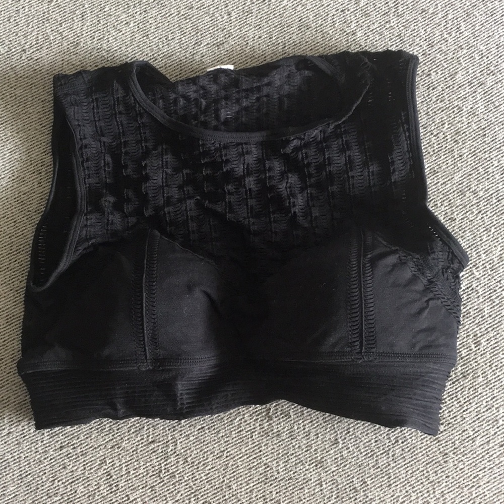 NWOT Fabletics Crop Top / Low Impact Bra